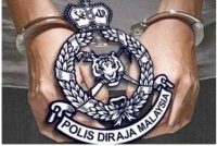 Seorang lelaki warga emas berusia 65 tahun ditahan polis selepas dipercayai mengugut seorang individu ketika mangsa sedang membuat siaran langsung menerusi aplikasi TikTok. - Gambar hiasan