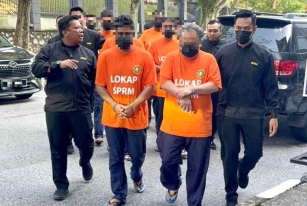 Antara individu yang dibawa ke mahkamah Untuk permohonan reman.