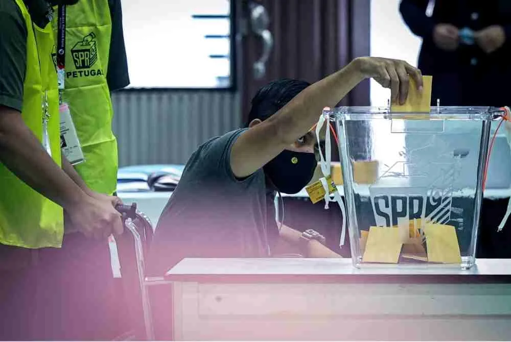 PRN Johor kali ini menyaksikan lonjakan pengundi baharu seramai 130,184 orang. Gambar hiasan Foto fail Bernama 