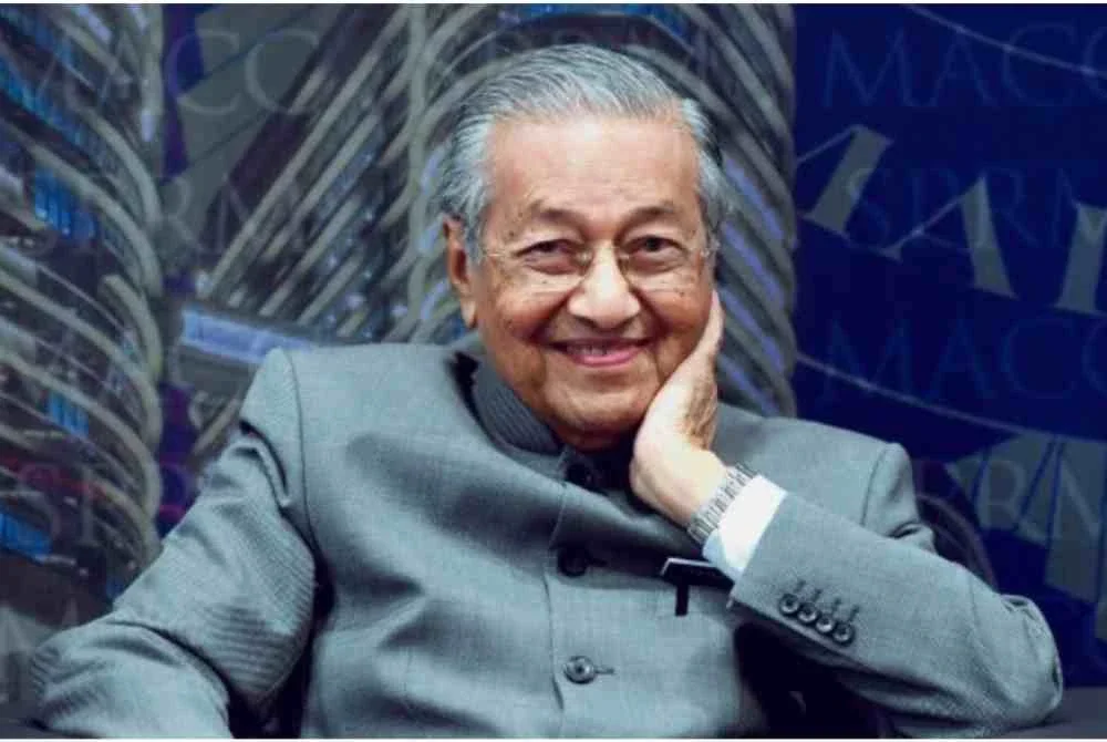 Bekas Perdana Menteri, Tun Dr Mahathir Mohamad menyambut hari lahir yang ke-101 hari ini.