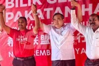 Dari kanan: Gunasekaran, Anthony dan Mugunthan pada majlis Pengumuman Calon PH DUN Seremban Jaya.