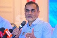 Dr Mohammed Azman bercakap dalam sidang media berkaitan LINDUNG 24 Jam di Menara Perkeso Jalan Ampang pada Jumaat. FOTO: Mohd halim Abdul Wahid