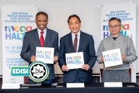 MOHD SHUKRI (kiri) bersama Pengarang Comasia Limited, Peter Cheung (tengah) dan Pengarah Projek PT Deka Event Indonesia, Agi Widiawan Kadar pada sidang akhbar Mega Halal Bangkok 2026 di Kuala Lumpur baru-baru ini. 