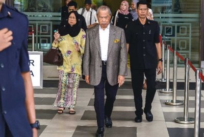Mahkamah Tinggi hari ini menangguhkan prosiding perbicaraan kes Tan Sri Muhyiddin Yassin yang berdepan 7 pertuduhan menyalahgunakan kedudukan dan pengubahan wang haram ke 13 Julai depan. - Foto: Bernama
