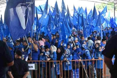 Perpecahan dalam kalangan parti pembangkang dijangka menjadi faktor paling signifikan yang membuka laluan kepada BN untuk meraih kemenangan besar pada PRN Johor.