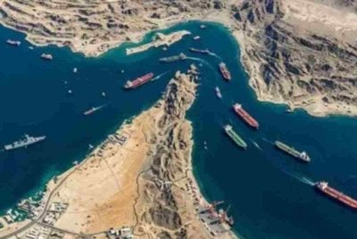 UKMTO memaklumkan laluan selatan melalui laluan air strategik itu telah diperluaskan dan kekal dibuka kepada semua trafik maritim. Gambar hiasan 