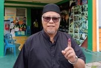 Supaid teruja dan hiba dapat menunaikan tanggungjawab sebagai pengundi buat pertama kali pada usia 75 tahun di SK Taman Bukit Dahlia, Pasir Gudang.