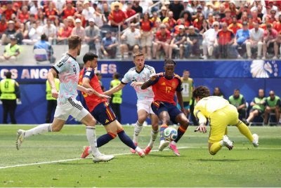 Mikel Merino (dua kiri) meledak gol kemenangan Sepanyol menerusi situasi bola muntah pada minit ke-88 sekali gus membawa La Roja ke separuh akhir. Foto: Agensi