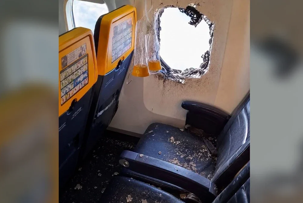 Seorang penumpang cedera selepas tingkap sebuah pesawat Ryanair tercabut sejurus berlepas dari Thessaloniki, Greece, pada Jumaat.