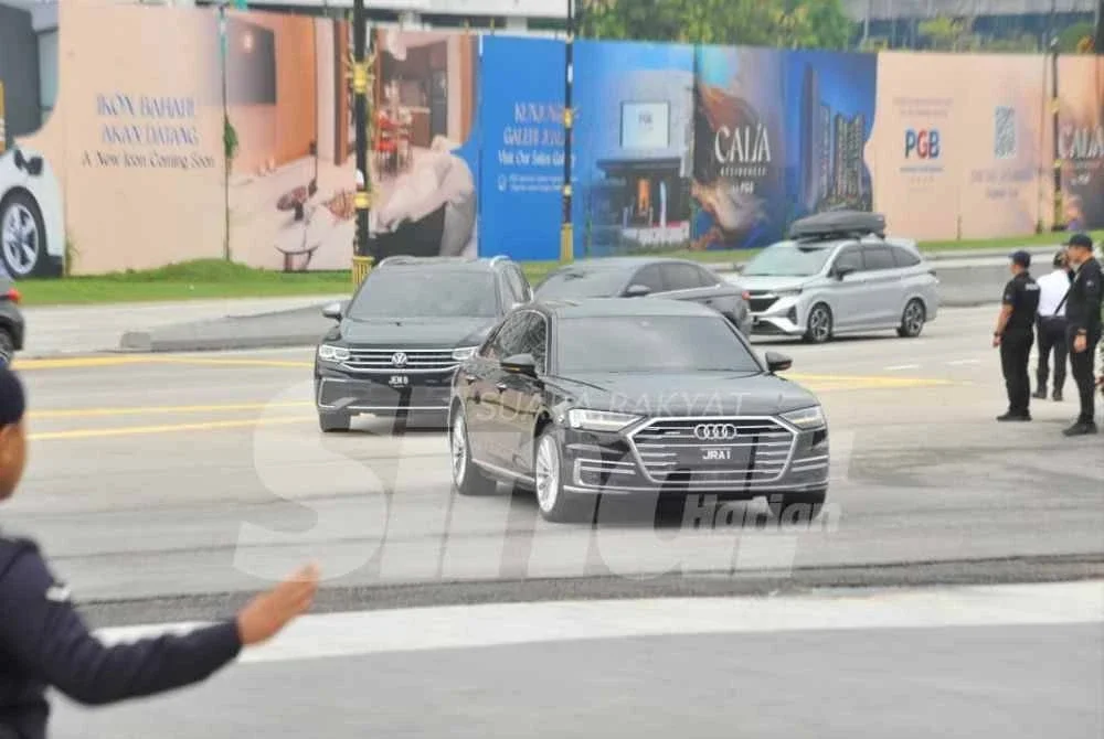 ADUN Machap, Datuk Onn Hafiz Ghazi tiba di Istana Bukit Serene di sini, bagi menghadiri Majlis Istiadat Mengangkat Sumpah Menteri Besar Johor.