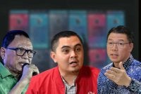 Mohd Puad Zarkashi (kiri), Akmal Saleh (tengah) dan Kor Ming