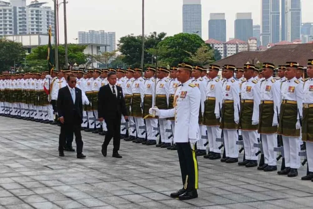 Mohamed Khaled menghadiri lawatan pengenalan Menteri Pertahanan Thailand, Leftenan Jeneral Adul Boonthumjaroen di Kementerian Pertahanan pada Selasa.