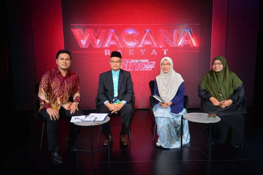 Dari kiri: Ismail, Khairulazhar, Fatimah dan Cik Siah pada program Wacana: Jika Zakat Terhenti yang berlangsung di Studio F Karangkraf, di Shah Alam.