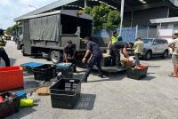 Sebahagian barangan penjaja warga asing disita dalam operasi berkenaan.