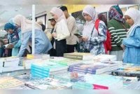 Pelajar IPT warganegara Malaysia boleh mula menebus Baucar Buku Madani bernilai RM100 mulai 11 pagi esok menerusi portal MySiswaPlace. Gambar hiasan 