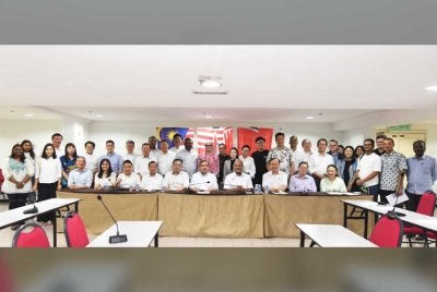 CEC DAP selepas mengadakan mesyuarat bagi menilai keputusan dan kempen di Johor.