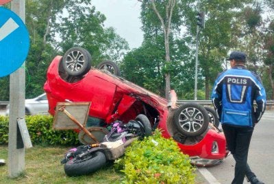 kemalangan maut yang berlaku dekat persimpangan lampu isyarat Bandar Seri Cendana pada Selasa.