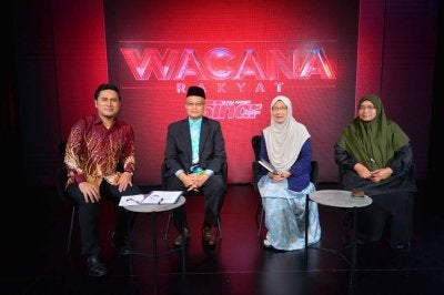 Dari kiri: Ismail, Khairulazhar, Fatimah dan Cik Siah pada program Wacana: Jika Zakat Terhenti yang berlangsung di Studio F Karangkraf, di Shah Alam.