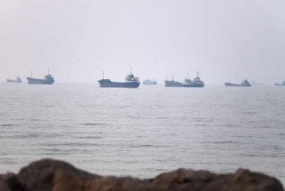 Data terbaharu menunjukkan jumlah kapal tangki melalui Selat Hormuz menurun dalam tempoh 24 jam ke paras terendah dalam tempoh dua bulan. Foto Agensi
