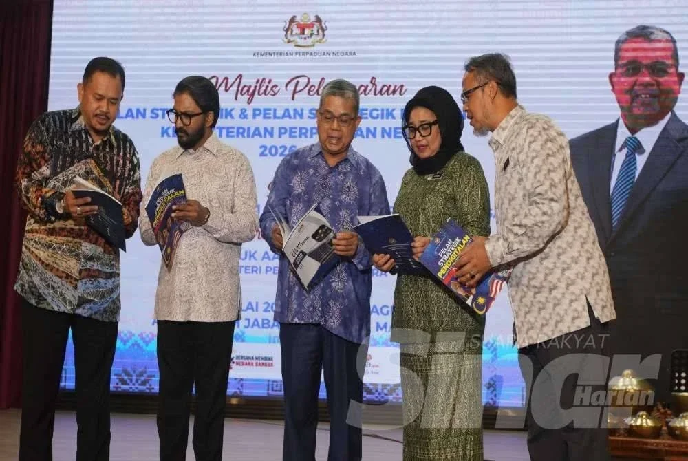 Pelancaran Pelan Strategik KPN 2026–2030 dan Pelan Strategik Digitalisasi KPN 2026–2030 yang dilancarkan oleh Menteri Perpaduan Negara, Datuk Aaron Ago Dagang (tengah) pada Rabu. Foto Rosli Talib
