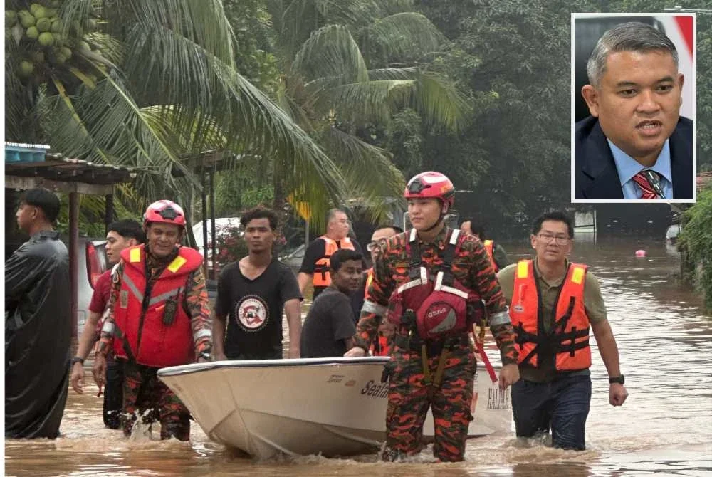 Kejadian banjir yang berlaku di Taman Rambai Indah Sabtu lalu. - Gambar kecil (Rais)