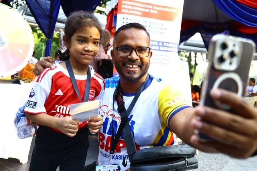 Kasih seorang bapa bukan sekadar melindungi, tetapi juga hadir mencipta kenangan indah bersama anak-anak.