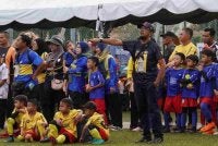 Ibu bapa disaran agar tidak terlalu beremosi menyaksikan kejohanan bola yang disertai anak-anak mereka. Gambar haisan 