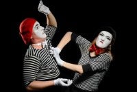 Lawak yang berkualiti ialah lawak yang mampu membuat penonton ketawa melalui kreativiti, kepintaran dan jalan cerita yang menarik. Gambar hiasan