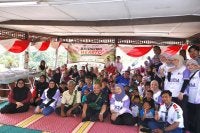 Mahasiswa iCEPS bersama Tok Batin, Wali Bin Aring di Kampung Orang Asli Changkat Bintang dan agensi sukarelawan yang terlibat seperti Sekreteriat Pengakap Kelana Daerah Hulu Selangor (SPKD HS), Penggerak Belia Hulu Selangor (PEBS) dan penduduk kampung.