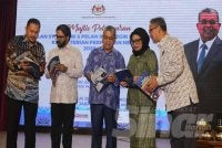 Pelancaran Pelan Strategik KPN 2026–2030 dan Pelan Strategik Digitalisasi KPN 2026–2030 yang dilancarkan oleh Menteri Perpaduan Negara, Datuk Aaron Ago Dagang (tengah) pada Rabu. Foto Rosli Talib