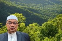 Mohamed Fadzli berkata, Jabatan Perhutanan Kelantan memberi jaminan bahawa setiap hutan simpan yang dibatalkan pewartaannya perlu diganti dengan kawasan lain. Foto hiasan