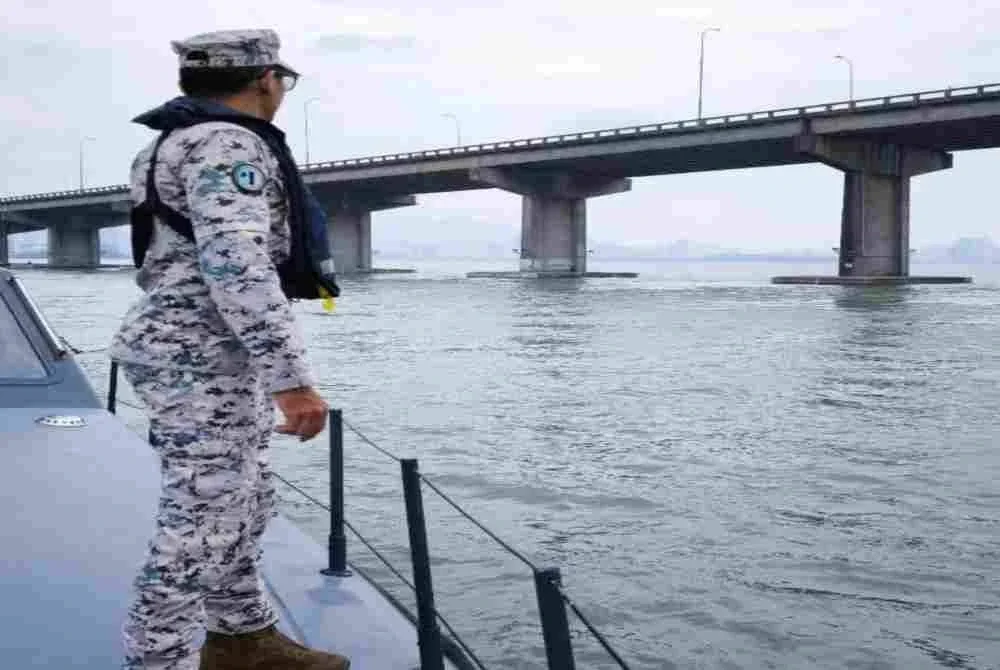 Operasi SAR diteruskan pada hari kedua bagi mencari mangsa yang hilang. Maritim Malaysia Pulau Pinang