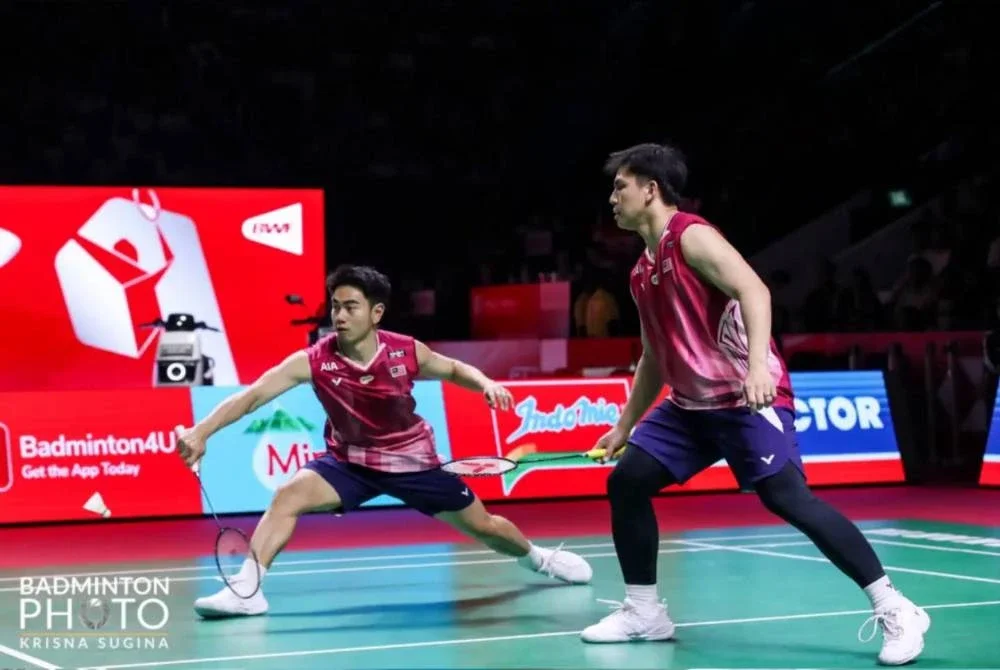 Sze Fei-Nur Izzuddin turut melangkah ke suku akhir selepas menundukkan bekas gandingan nombor satu dunia dari Denmark, Kim Astrup-Anders Skaarup Rasmussen 21-18, 21-19 dalam tempoh 40 minit. Foto: BAM