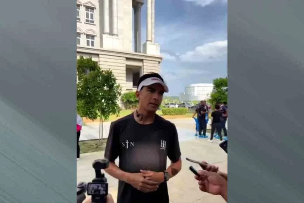 Syed Saddiq ketika ditemui pemberita sebelum memulakan Larian Kesyukuran
