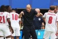 
Tuchel (tengah) dikritik hebat kerana perubahan taktikalnya di pertengahan babak kedua telah 'membunuh' momentum England. Foto: Agensi 