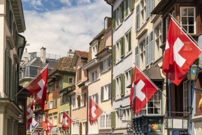 Switzerland tidak disatukan oleh bahasa, agama atau etnik sebaliknya mereka disatukan oleh nilai bersama, institusi yang dipercayai dan rasa memiliki terhadap negara. - Gambar hiasan