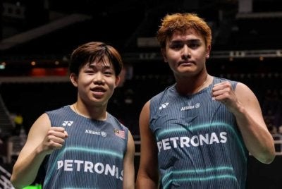Aaron-Khai Xing terlebih dahulu mengesahkan tempat ke suku akhir selepas menewaskan beregu Taiwan, Lee Jhe Huei-Yang Po Hsuan 21-10, 21-15. Foto: BAM
