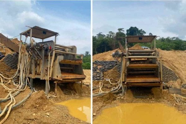 Antara jentera disita hasil serbuan di kawasan lombong haram di Kampung Pulai di Gua Musang. Foto: Facebook Dr Mohamed Fadzli