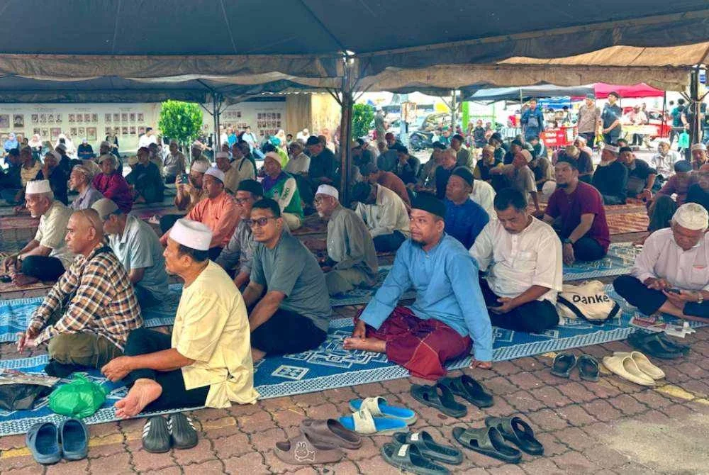 Orang ramai yang hadir mendengar kuliah disampaikan oleh Mohd Amar. - Foto SINAR HARIAN/ADILA SHARINNI WAHID