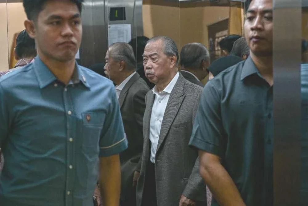 Muhyiddin hadir di Mahkamah Tinggi pada Jumaat bagi perbicaraan tujuh pertuduhan menyalahgunakan kedudukan dan pengubahan wang haram. Foto Bernama