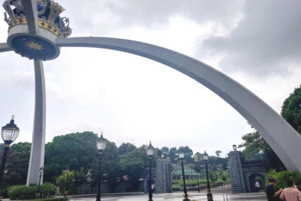 Istiadat mengangkat sumpah jawatan EXCO Johor yang dijadualkan berlangsung di Istana Bukit Serene ditangguhkan ke Sabtu.