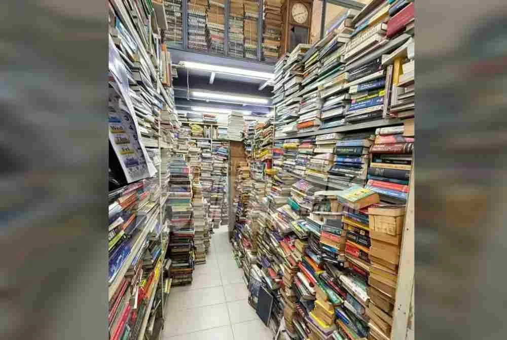 Aneka bahan bacaan pelbagai peringkat usia terdapat di sini.