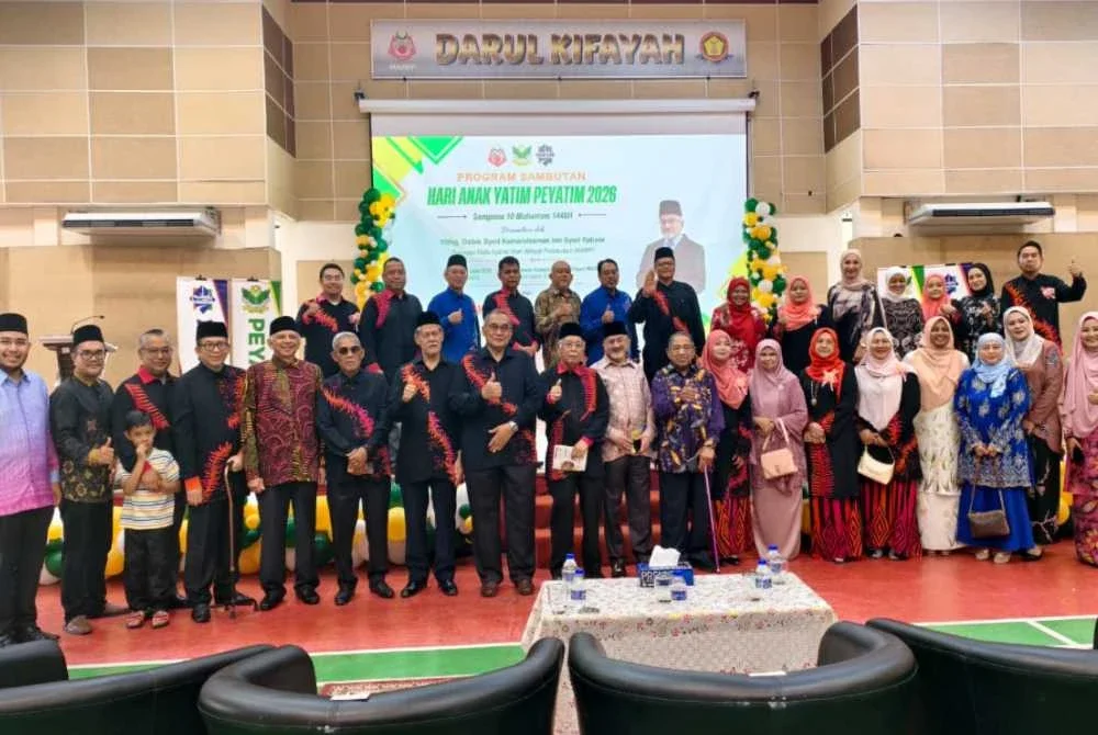 Pihak pengurusan PEYATIM dan YAWATIM bergambar bersama pada pogram sambutan Hari Anak Yatim 2026 di Batu Caves pada Sabtu.