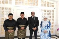 Dari kanan, Muhammad Naqib, Md Israk, Pannir Selvam dan Hasrunizah.
