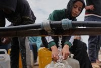 Ketegangan di Asia Barat terus memuncak apabila AS dan Iran saling melancarkan serangan sejak beberapa hari kebelakangan ini. - Agensi