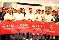 Muhamad Zaki (depan, tiga dari kanan) dan Mohd Nazif (depan, empat dari kanan) pada Majlis Pengenalan Penaja KRW FC Musim 2026/27 di Kota Bharu pada Ahad.