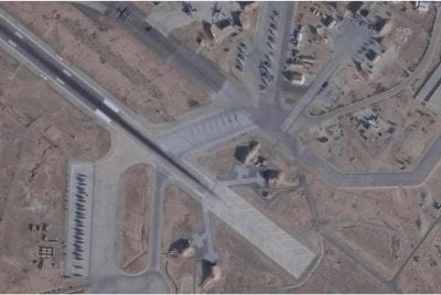 Imej satelit menunjukkan Pangkalan Udara Muwaffaq Salti di Al Azraq, Jordan yang menjadi sasaran serangan balas Iran pada Jumaat lalu. - Foto Agensi