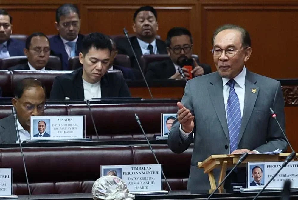 Anwar yang juga Menteri Kewangan pada sesi soal jawab lisan sempena Mesyuarat Persidangan Dewan Negara di Bangunan Parlimen. Foto Bernama