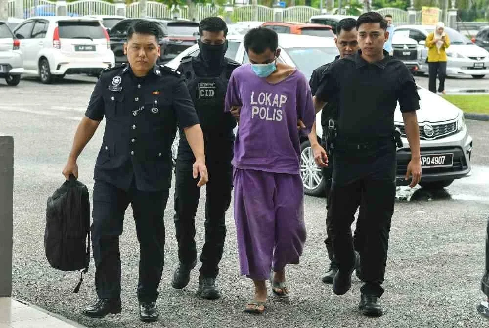 Mekanik Muhammad Faryzuan Aiman Mat Yatim dijatuhi hukuman penjara 20 tahun dan tujuh sebatan oleh Mahkamah Sesyen di sini hari ini selepas mengaku bersalah atas dua pertuduhan merogol serta merompak seorang remaja perempuan berusia 15 tahun di Tumpat, bulan lepas. Foto Bernama.