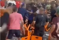 Tangkap layar tular insiden pergaduhan di sebuah restoran di Taman Daya Johor Bahru.